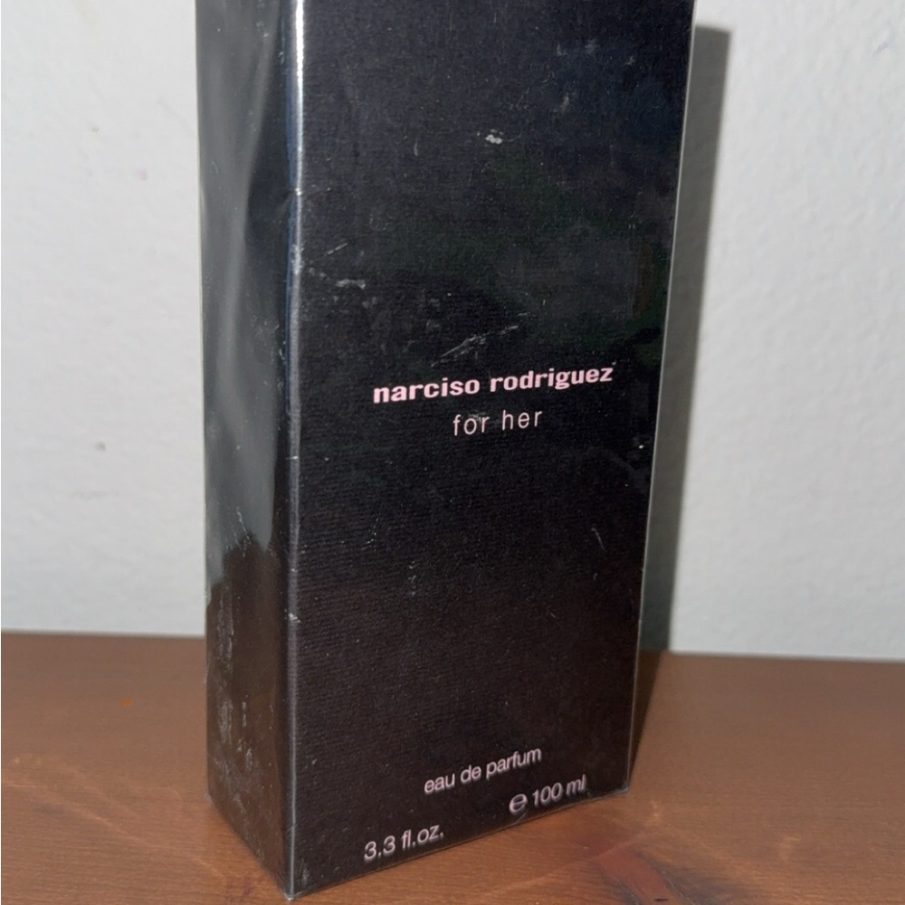 Narciso Rodriguez For Her Eau de Parfum in Black and Pink